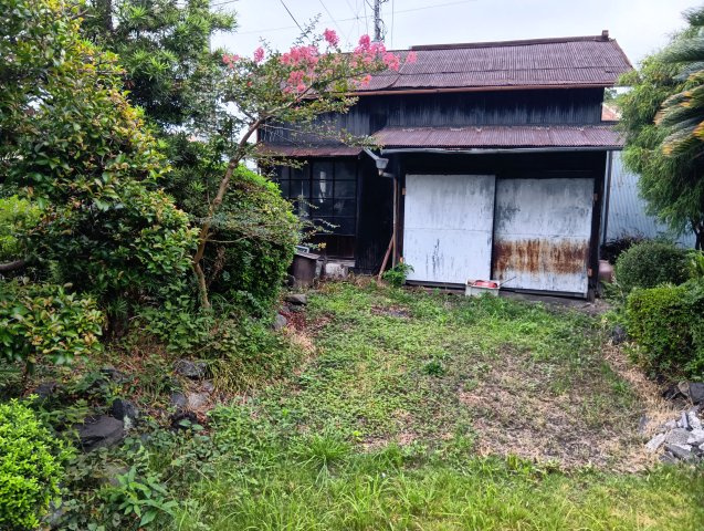 売土地　富士市今泉8丁目の外観|近隣に銀行や郵便局があります。生活に便利な施設が身近に揃う、暮らしやすい立地です。