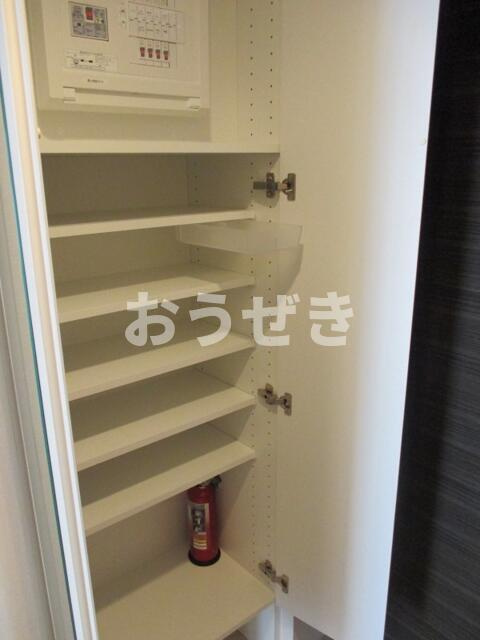 クレイシア板橋モデルノの玄関