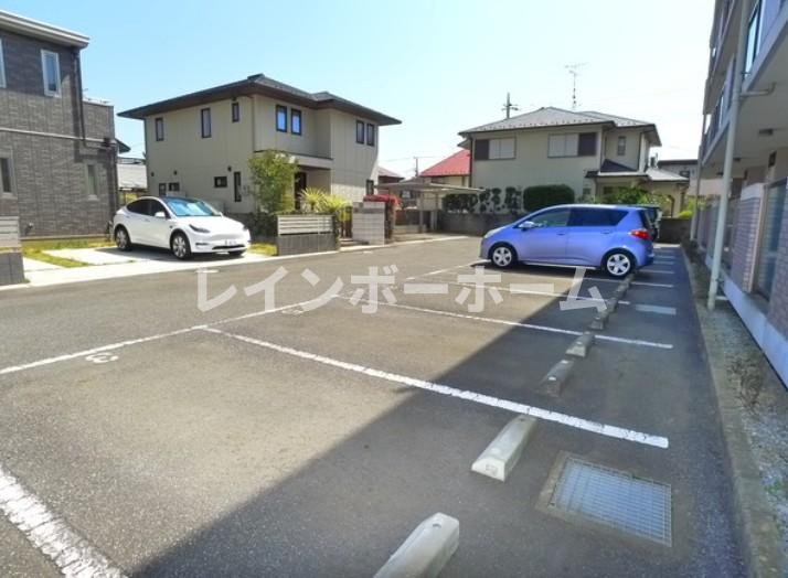仲介手数料（賃料の1.10ヵ月）の50％OFF対象物件！の駐車場