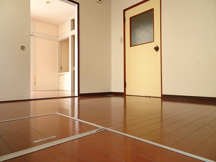 ハウスワタナベの内装|明るい室内です