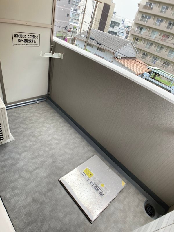 エスリード南堀江リバーサイドのバルコニー