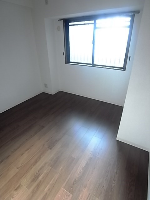 エスリード夙川東の洋室