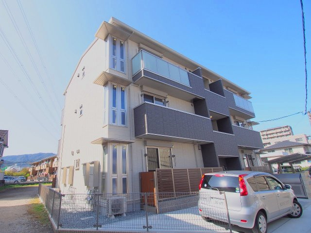 シャルールの外観