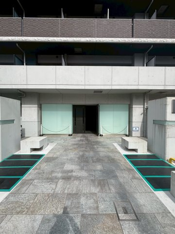 LUMINOUS桜川(旧:アーバンパーク難波)のエントランス
