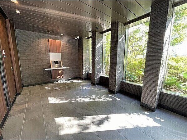 ザ・パークハウス住吉川のロビー