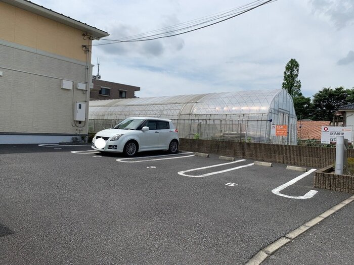 セカンド・ビラの駐車場