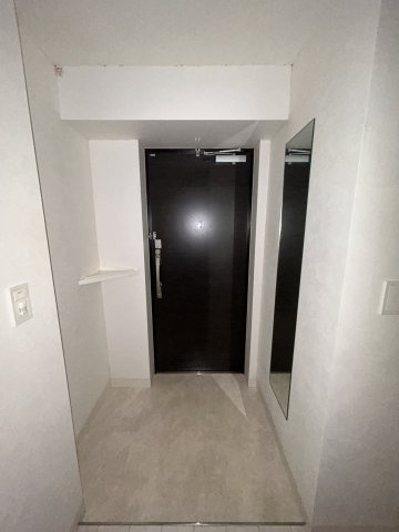 ラ・フォルム鎗屋町の玄関