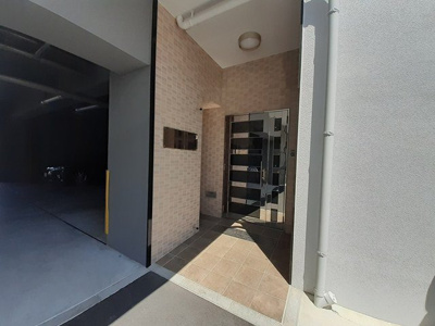 【エントランス】 | プレミアム　天久 | 建物の内部です