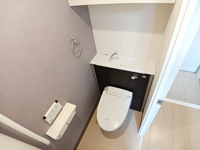 【トイレ】 | グランビスタ | 落ち着いた色調のトイレです