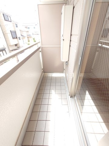 川崎市多摩区布田の賃貸マンションのバルコニー