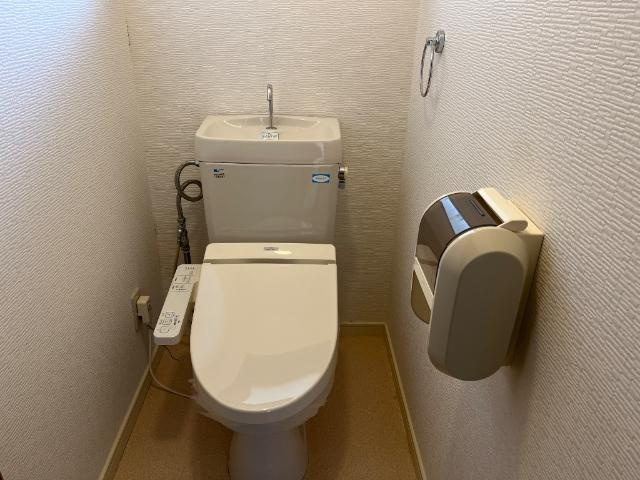 エスポワールＪＵＮ２番館のトイレ|シャワー付トイレ