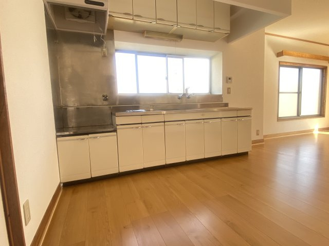 青山一戸建のキッチン