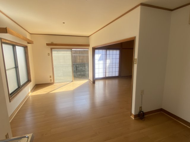 青山一戸建の居間・リビング