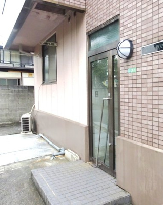 【エントランス】 | キャロットハウス | 毎日通るエントランスはこのようになっています