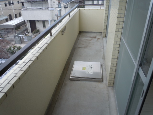 パルフェ上野西のバルコニー