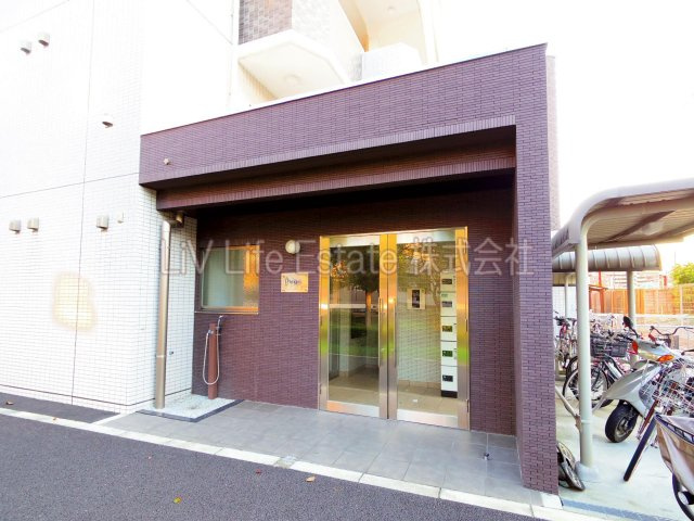 東村山市本町１丁目の賃貸マンションのエントランス