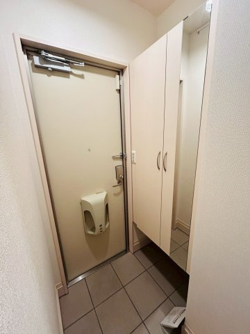 アントルメの玄関