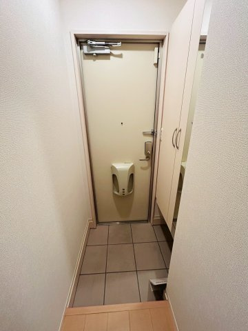 アントルメの玄関