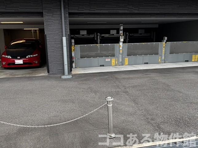 エスプレイス神戸グレースの駐車場