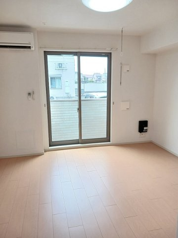 【居間・リビング】 | リーベ　Ⅰ | こちらのリビングで趣味の時間をお楽しみください