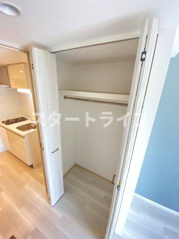 大阪市淀川区西三国４丁目の賃貸マンションの収納