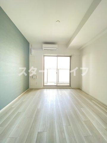 大阪市淀川区西三国４丁目の賃貸マンションの居間・リビング