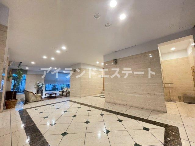 LANAI　COZY　1271　駅近　角部屋　オートロックのロビー