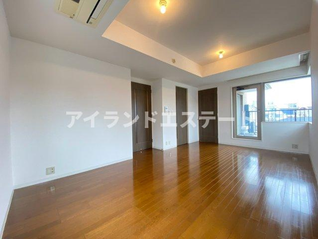 LANAI　COZY　1271　駅近　角部屋　オートロックの居間・リビング