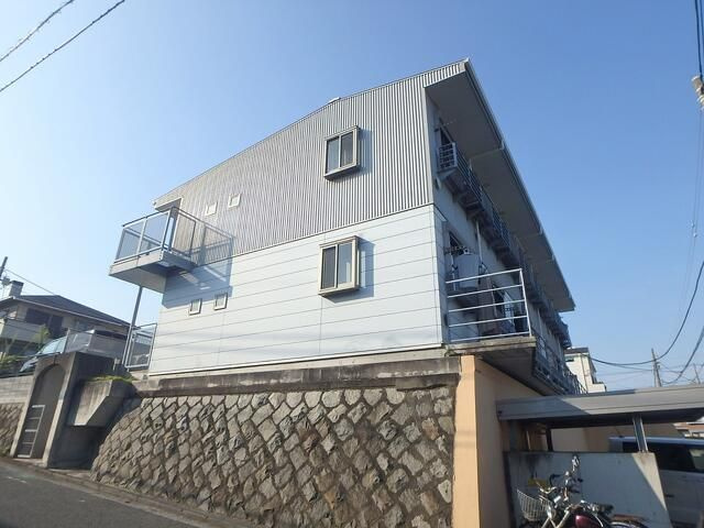 能見台ロイヤルコートの外観