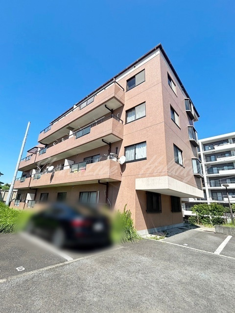 鎌倉市岩瀬の賃貸マンションの外観