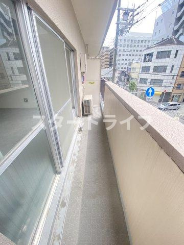 大阪市淀川区西中島４丁目の賃貸マンションのバルコニー