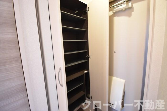 ウルス カンパーニュの収納|シューズボックス