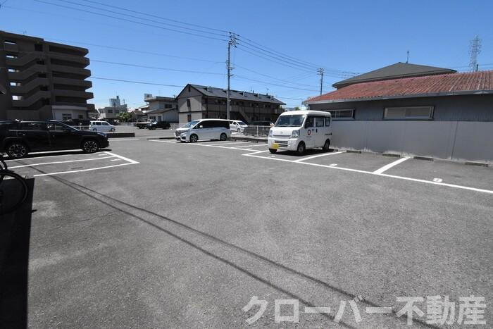 エクセルヤマの駐車場|駐車場