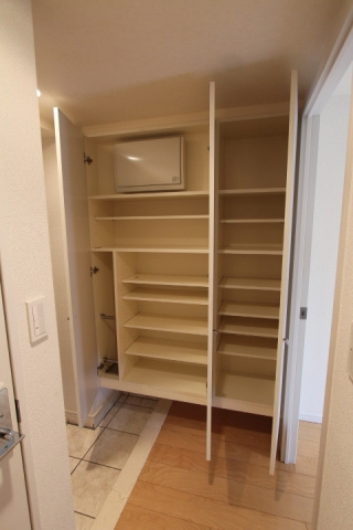 プライムアーバン赤坂の収納|シューズボックス