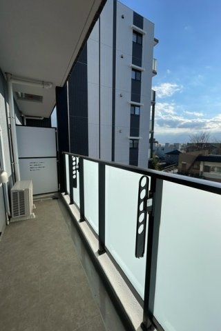 アベリアのバルコニー