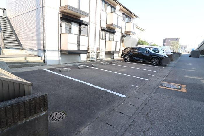 アークグレイスⅡの駐車場