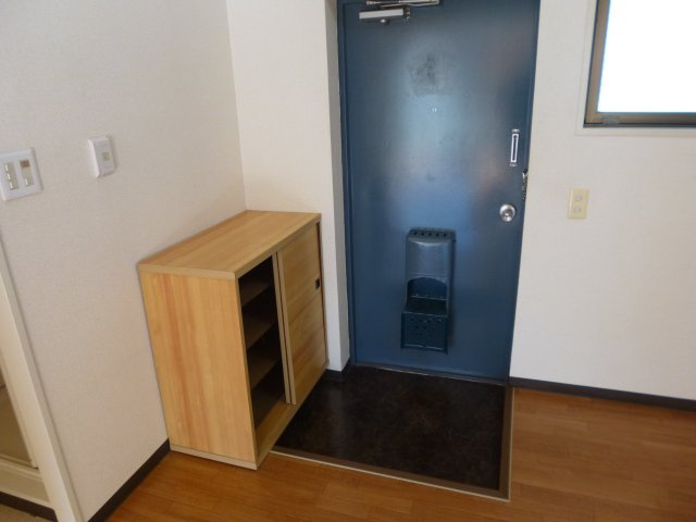 チェリーマンションⅠの玄関|別部屋の写真です
