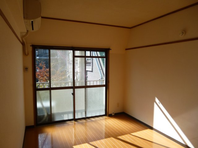 チェリーマンションⅠの居間・リビング|別部屋の写真です