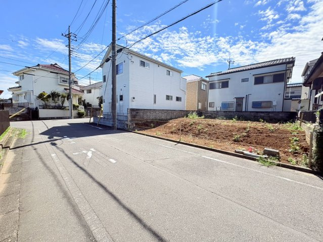川越市霞ケ関北5丁目　建築条件なし売地　東武東上線『霞ヶ関駅』徒歩17分　【霞ヶ関北小学区】の前面道路含む現地写真