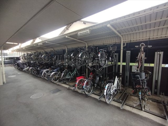 【駐輪場】の画像