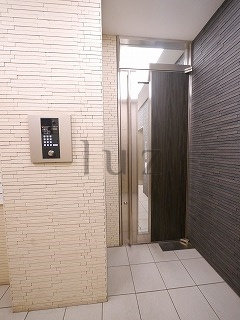 エクセル初音町のエントランス