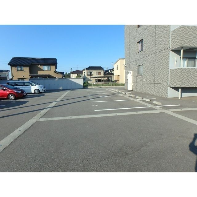 ハートフル　花梨の駐車場