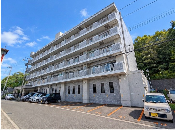 グリーンヒル里塚の外観
