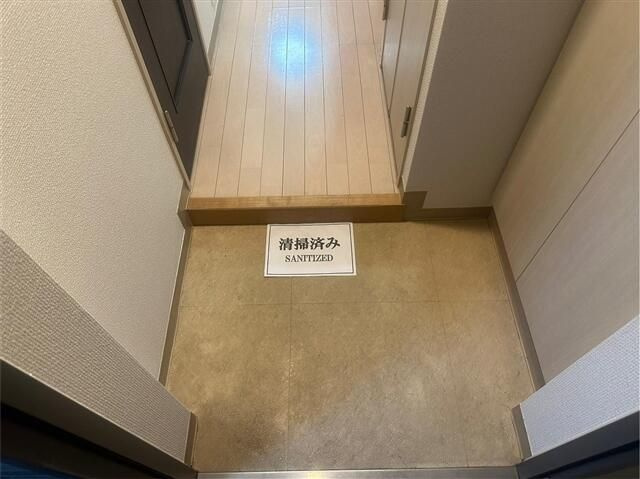 アヴィニティー東中野の玄関