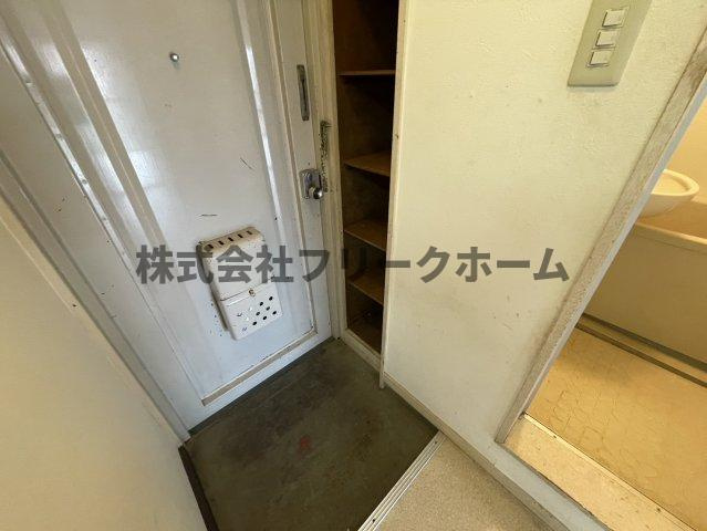 三鷹市牟礼４丁目の賃貸マンションの玄関