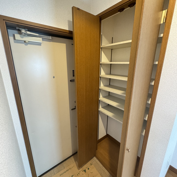 GOLD HILL YAMATEの玄関|GOLD HILL YAMATE　玄関
