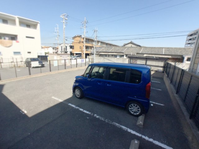 グレイスコートの駐車場