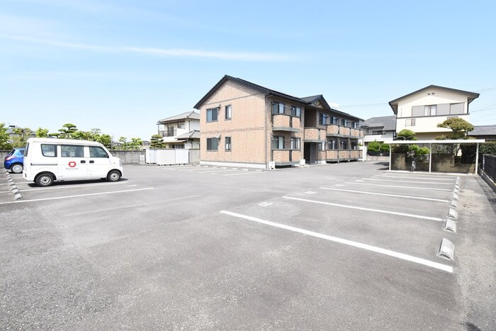 サンライクの駐車場|駐車場