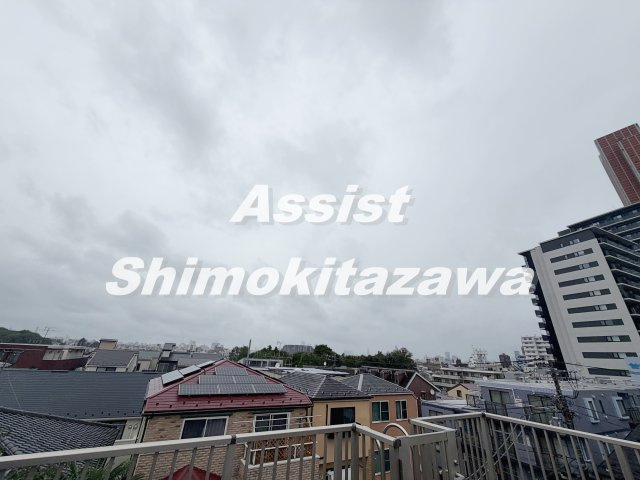 パル・レイスリー の玄関