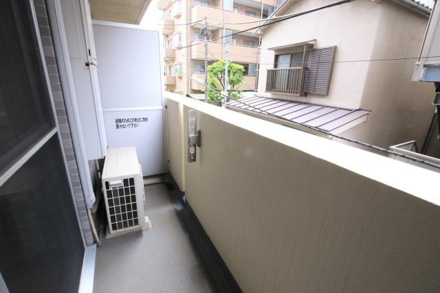 新宿区若松町の賃貸マンションのバルコニー